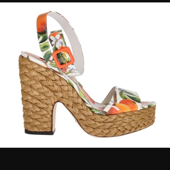 Dolce and Gabbana - Picture 11 of 16